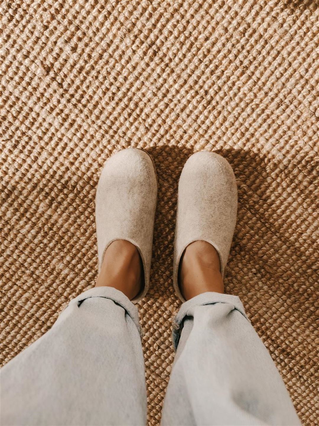 De hyggelige The Cozy Sheep hjemmesko – komfort og stil til uventet kolde dage